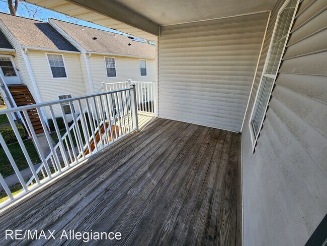 Building Photo - 2 br, 1 bath House - 610 CROWS NEST COURT