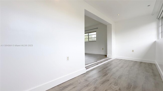 Building Photo - 8483 SW 137th Ave