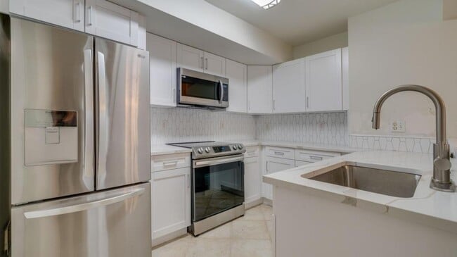 Primary Photo - 4127 Residence Drive