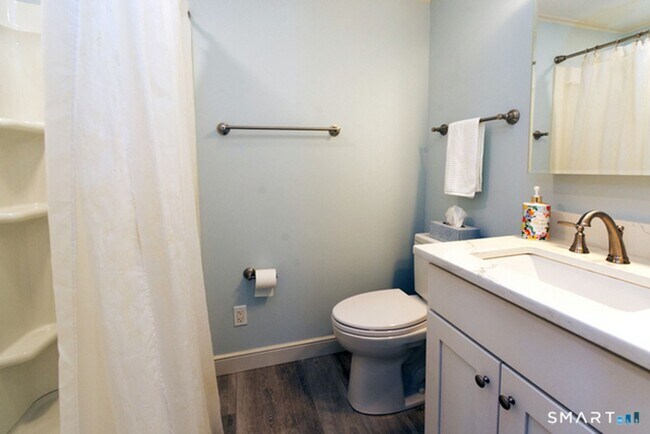 Building Photo - Beautiful 3 Bed, 2.5 Bath Single Family Colonial for Rent in Manchester!