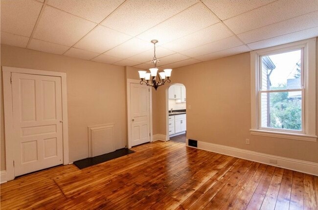 Building Photo - 619 E 17th Ave