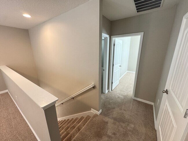 Building Photo - GORGEOUS 3 Bd/2.5 Ba in Winter Garden!!