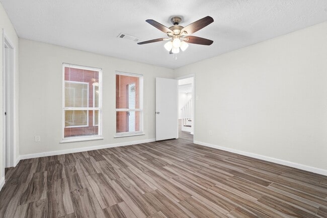 Building Photo - 4510 Hidden Springs Dr