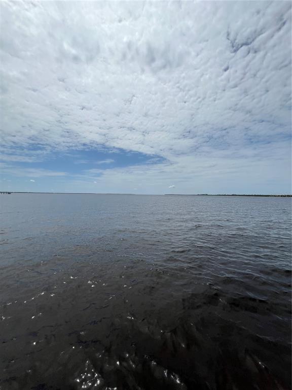 Building Photo - 14459 River Beach Dr