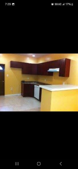 Kitchen layout - 109 N Sickels St