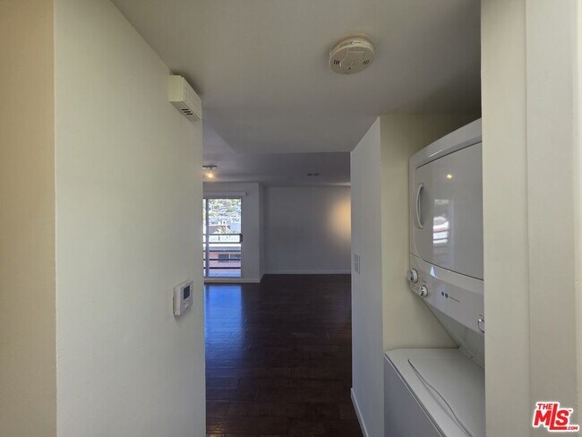 Building Photo - 2241 Branden St