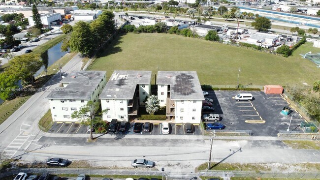 Building Photo - 14140 NW 24th Ct