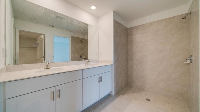 Building Photo - 4019 San Clemente Ct