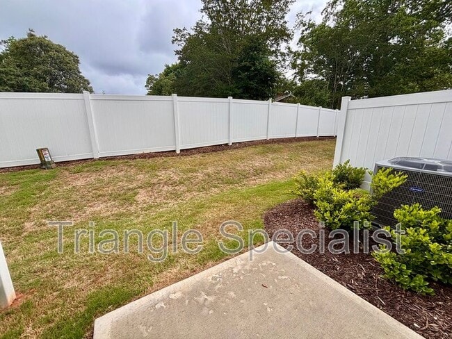 Building Photo - 10514 Brookside Reserve Rd