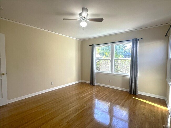 Building Photo - 2026 Pepper Dr