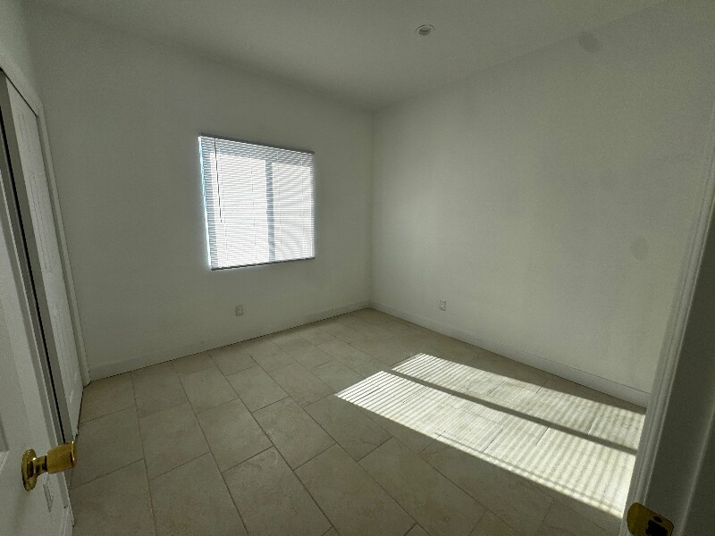 Building Photo - 1764 W 28th St