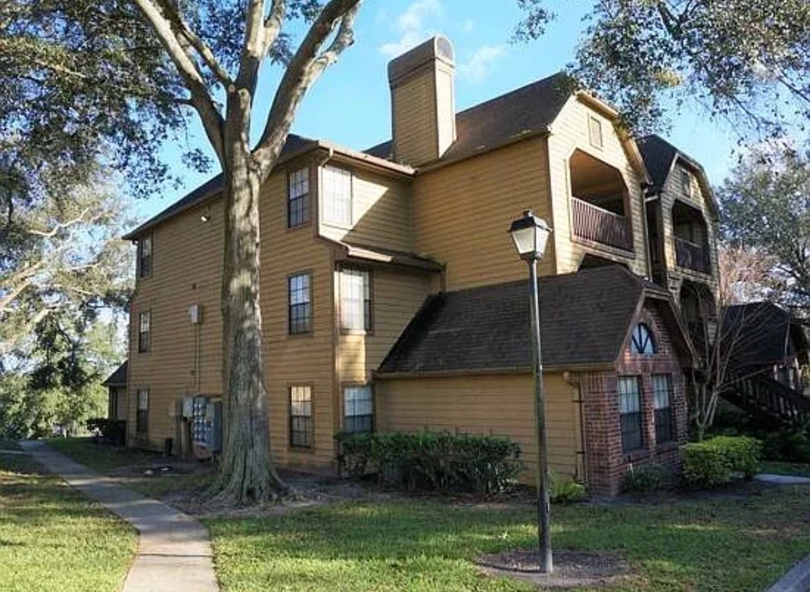 Building Photo - 375 Lake Ontario Ct