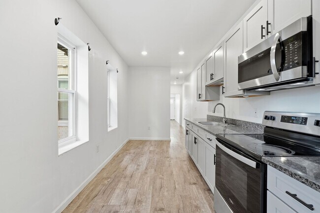 Building Photo - 226 Carlisle