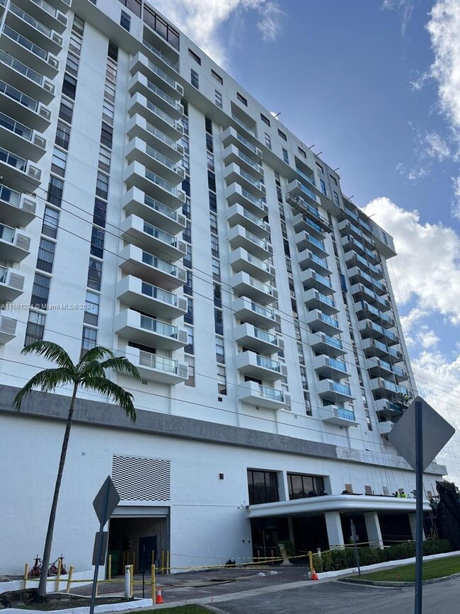 Building Photo - 13499 Biscayne Blvd