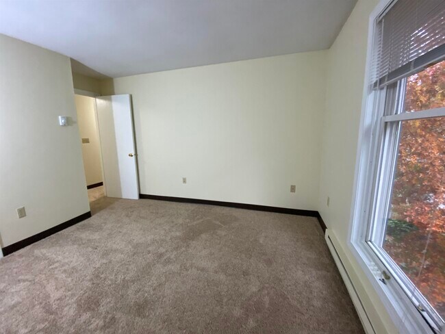 Building Photo - 131 Eastern Ave