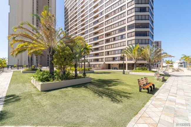 Building Photo - 2bd/2ba/1parking condo at Iolani Court Plaza