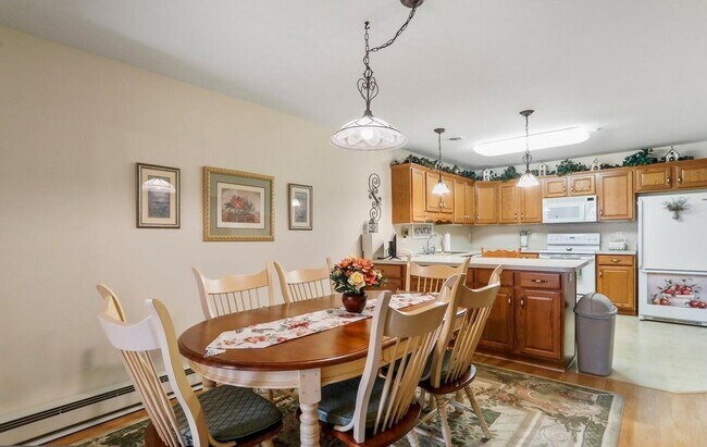 Building Photo - 372 Winding Oak Dr