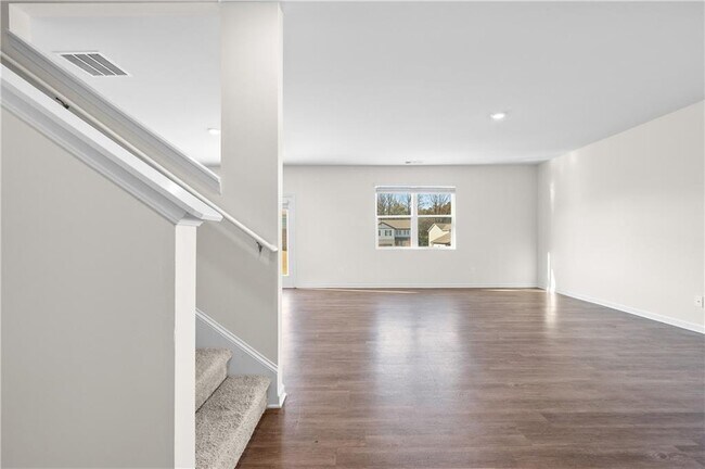 Building Photo - 63 Walnut Grv Wy