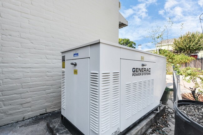 Building Photo - 4112 Meyerwood Dr