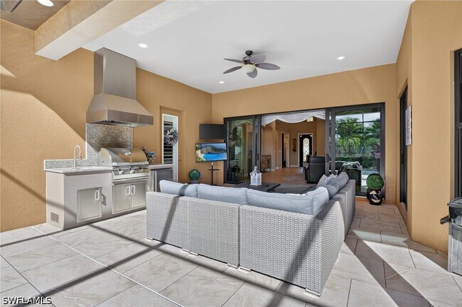 Building Photo - 7352 Lantana Way