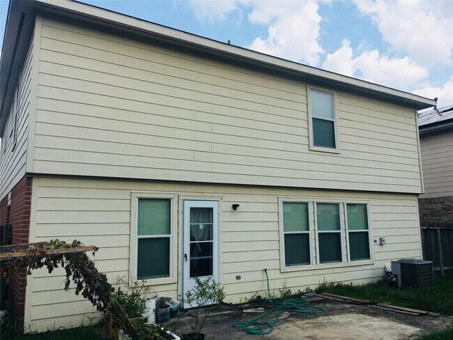 Building Photo - 5707 Highbury Ct