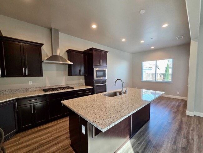 Building Photo - $2,750 Shaw & Locan, 4 Bedroom House - Twa...