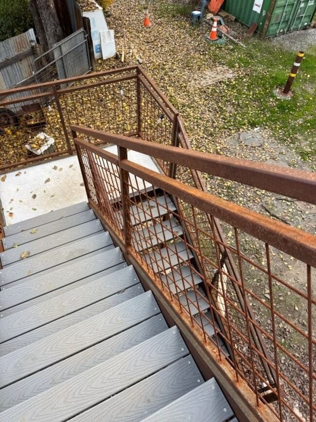 Building Photo - Apartment in Guinda