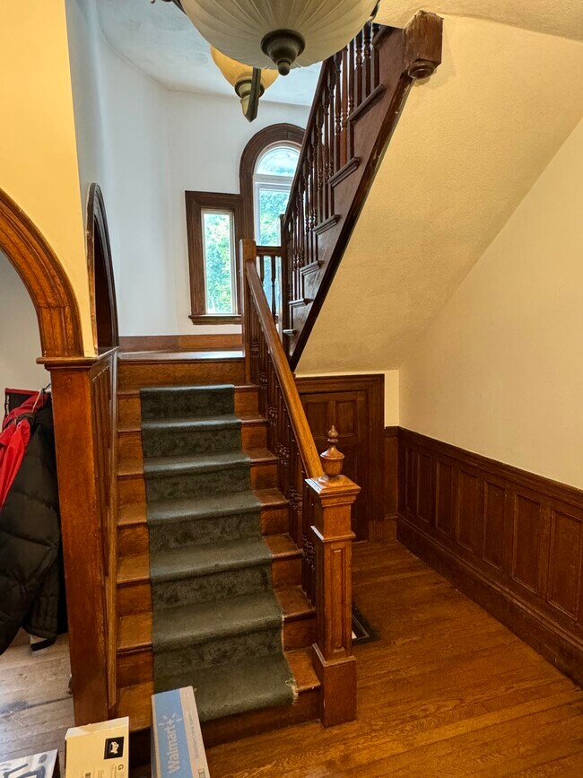 Building Photo - 95 Cherry St