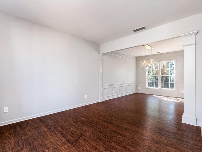 Building Photo - Cutters Spring-Providence Park!