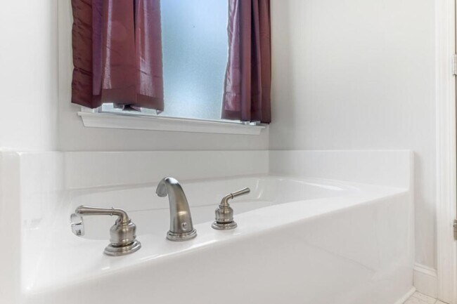 Building Photo - 2319 Davenport Ct