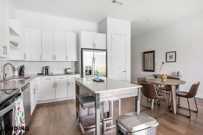 Building Photo - 515 Corso Ln