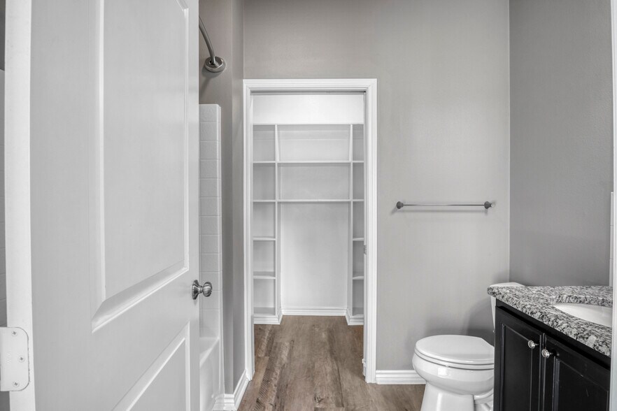 Master Bathroom - 16076 Echo Glen Dr