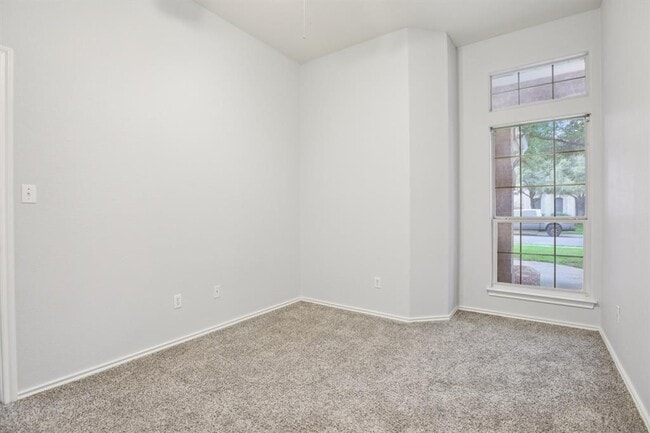 Building Photo - 4405 S Summercrest Loop