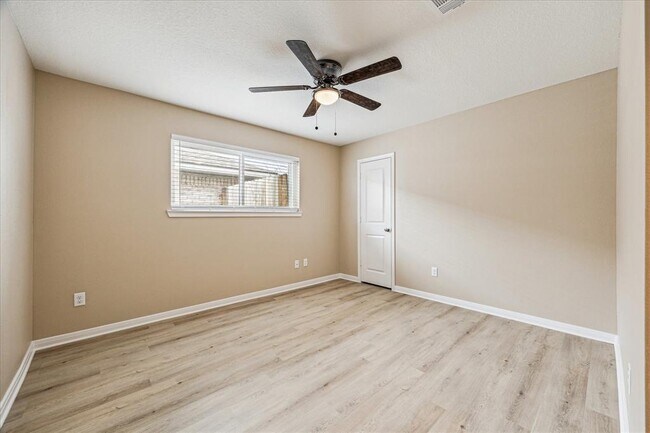 Building Photo - 10603 Kirkshire Dr
