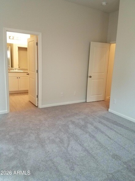 Building Photo - 705 Dylan Ct