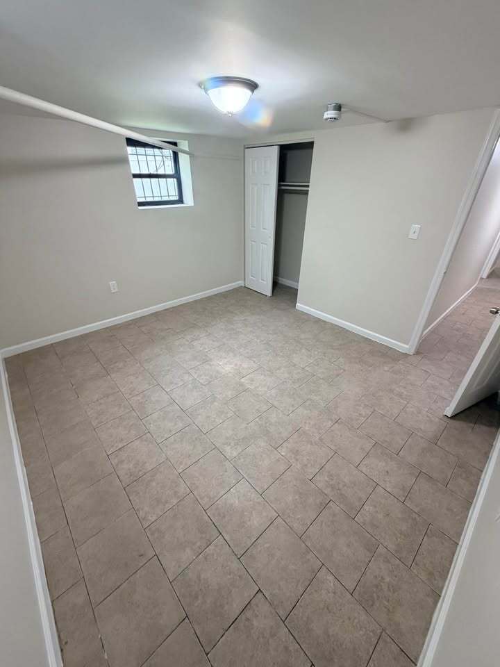 Building Photo - 179 Ellis Ave