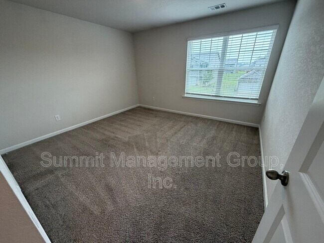 Building Photo - 219 Limestone Cir
