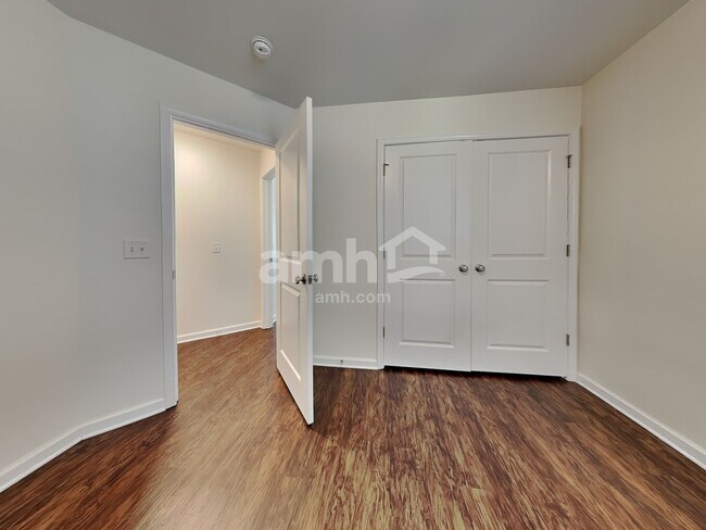 Building Photo - 15 Crabapple Cir