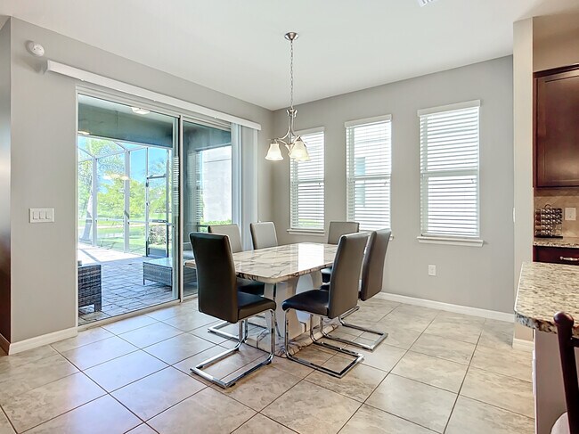 Building Photo - 3009 Esmeralda Dr