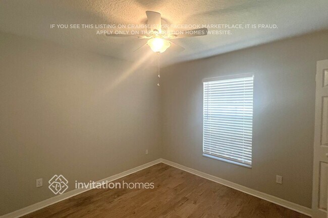 Building Photo - 945 Park Valley Cir