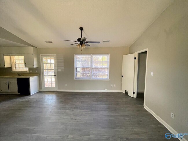 Building Photo - 1501 Westview Dr NW