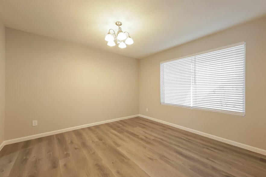 Building Photo - 3945 W Meadow Dr