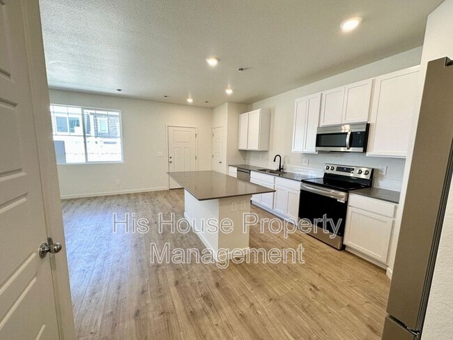 Building Photo - 3908 Canoe St