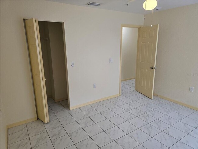 Building Photo - 7428 Vista Way