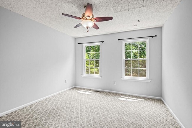Building Photo - 706 Oswego Ct