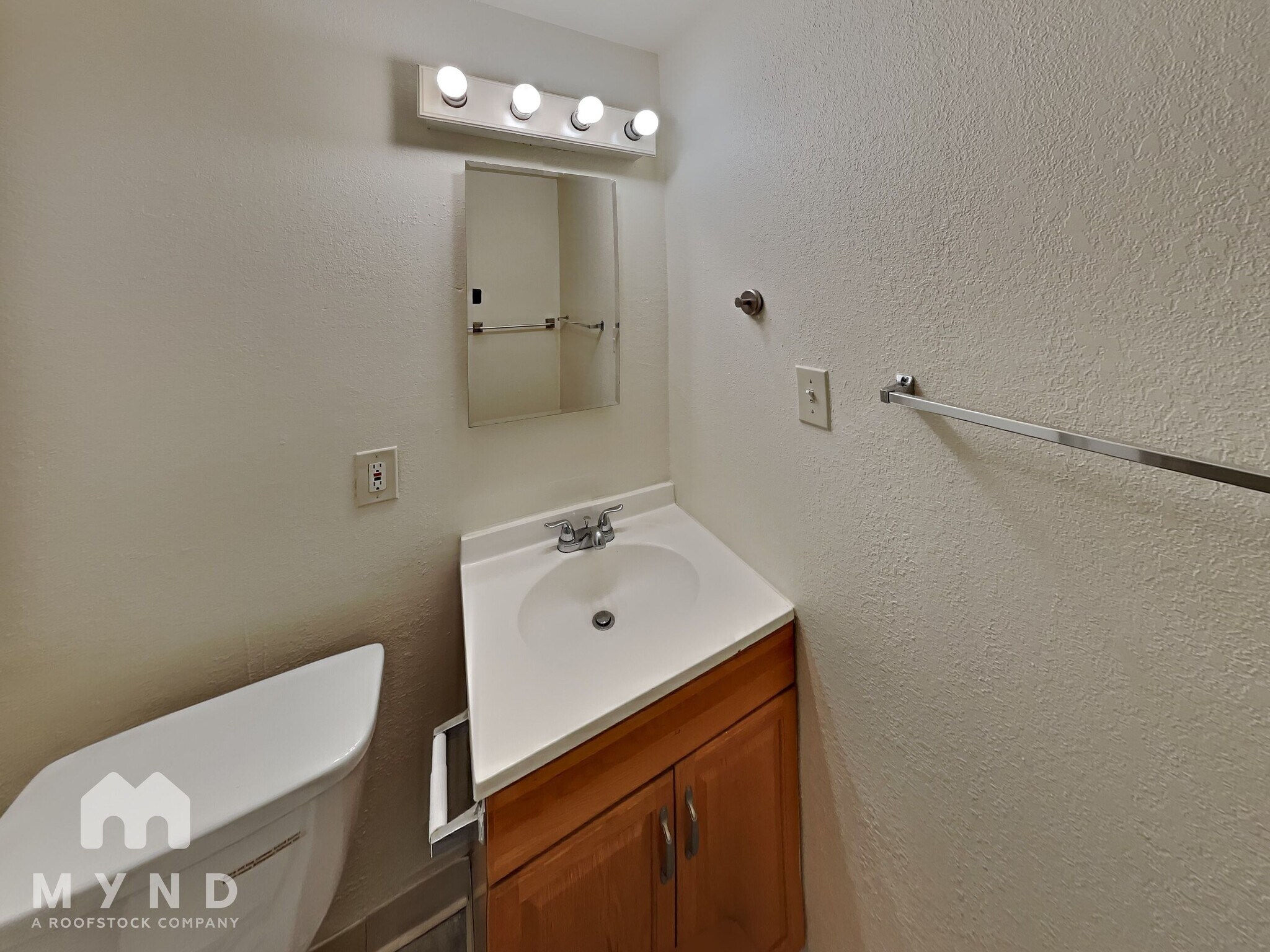 Building Photo - 1844 La Porte Ave