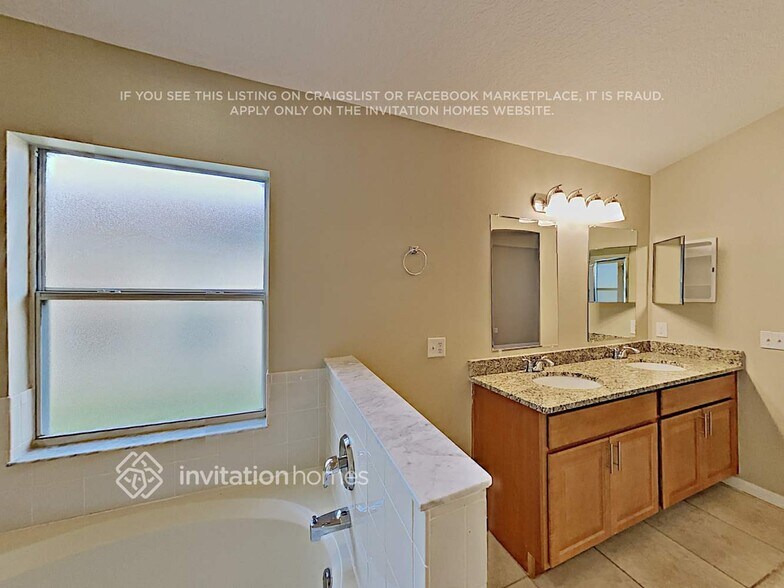 Building Photo - 971 Kenbar St