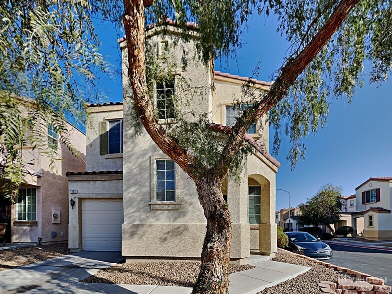 Primary Photo - 1322 Cactus Village Ave