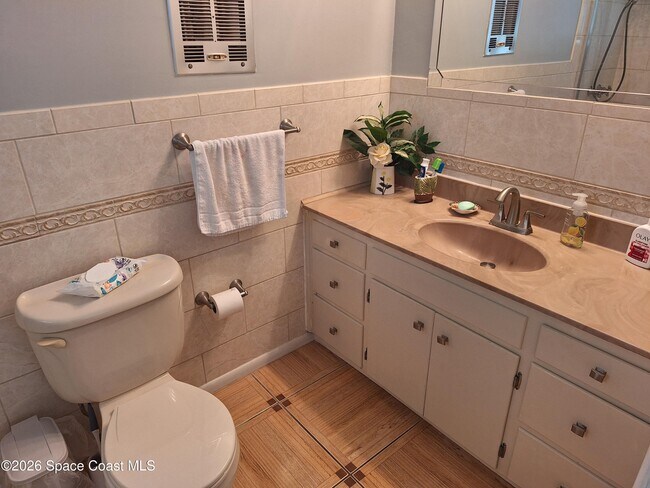 Building Photo - 289 Ellwood Ave