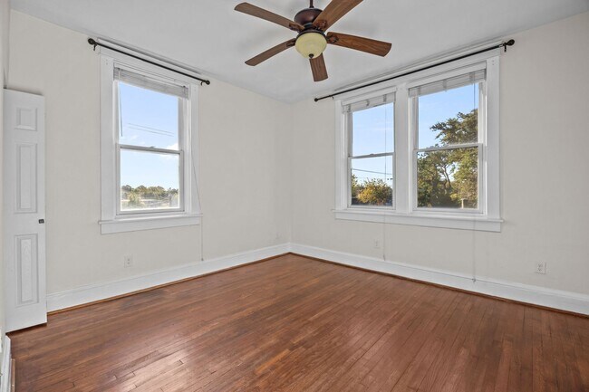 Building Photo - Cool Norfolk Apartment-Rest of November Free!